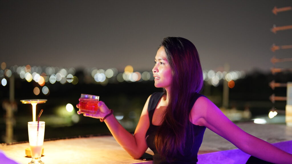 premium rooftop bar ladies pattaya 